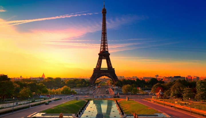 Eiffel Tower Paris FranceLD