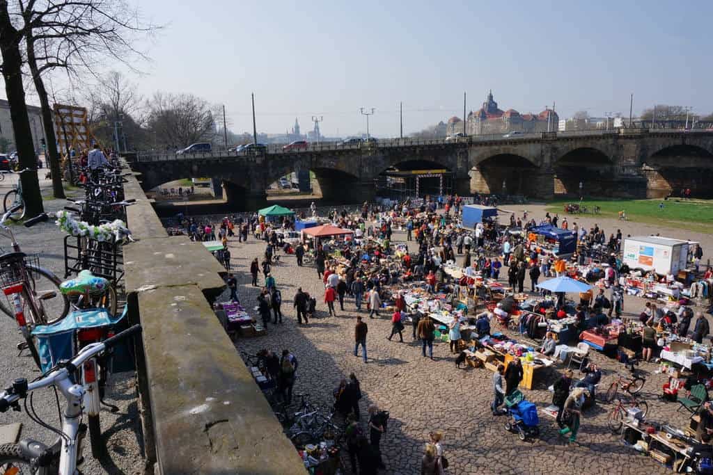 © Albertbrücke Flea Market in Dresden