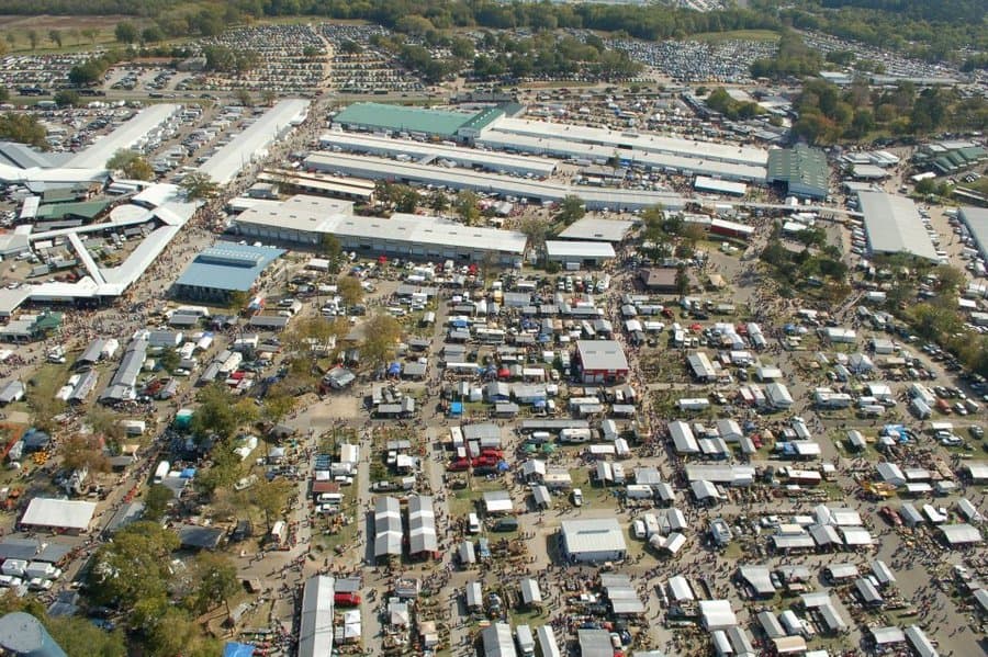 Outdoor vendor stalls at Canton First Monday Trade Days Texas