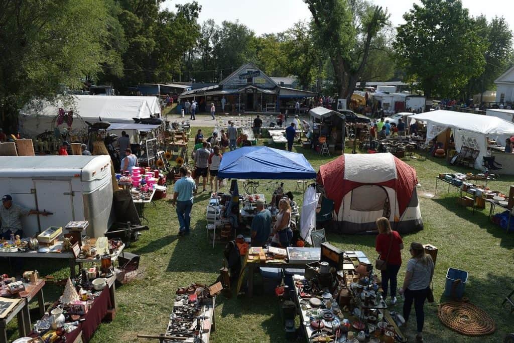 Sparks Kansas Antiques and Collectibles Flea Market © Sparks Antiques and Collectibles Facebook